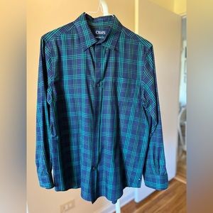 Men’s Chaps button down shirt.